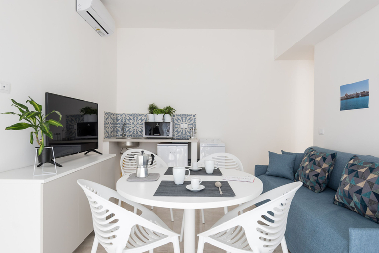 Room 5, Crispi Bilo 1 con Balcone - Locazione, Syracuse