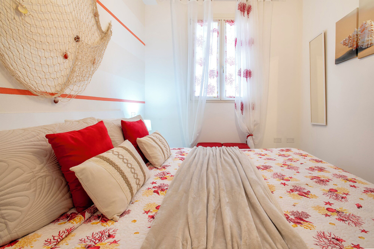 Room 4, Sardinia RE - Smeralda 18, Sassari