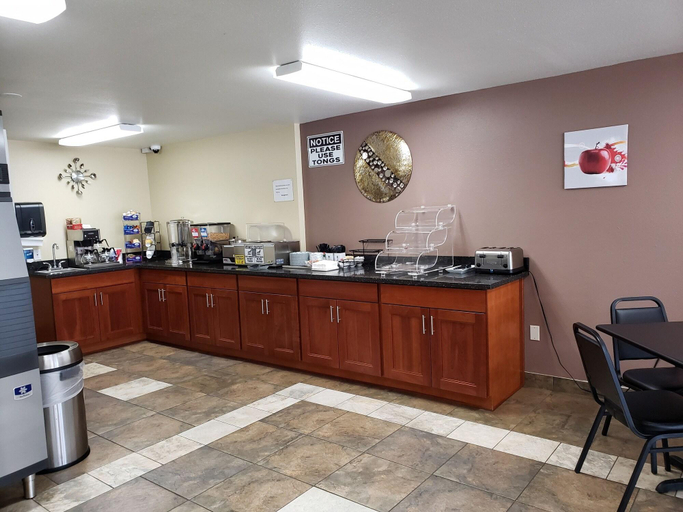 Public Area 2, GuestHouse Montesano, Grays Harbor