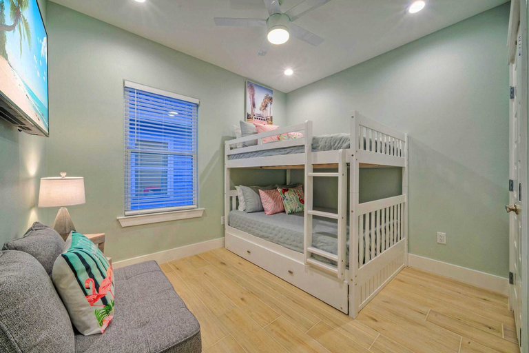 Bedroom 4, Swinging Easy by Avantstay Private Pool, Firepit, Balcony, Nueces