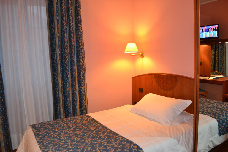 Bedroom 4, Albergo Italia, Vercelli