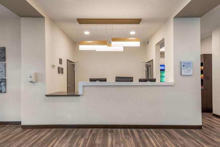Public Area 3, MainStay Suites Waukee - West Des Moines, Dallas
