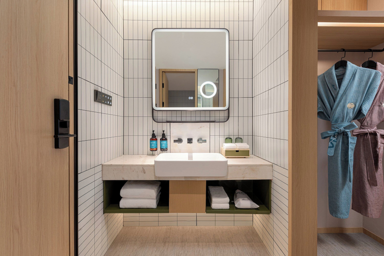 Bathroom 4, Atwell Suites SHANGHAI WUNING by IHG, Shanghai