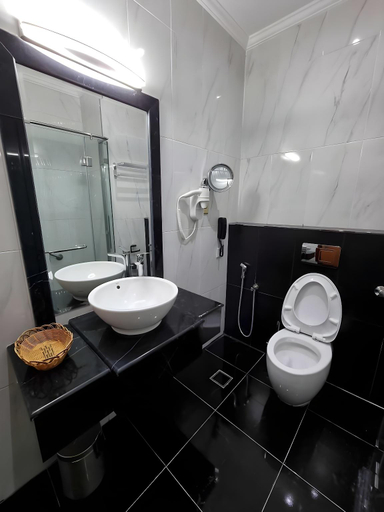 Bathroom 5, Royal Qatar Hotel, Doha