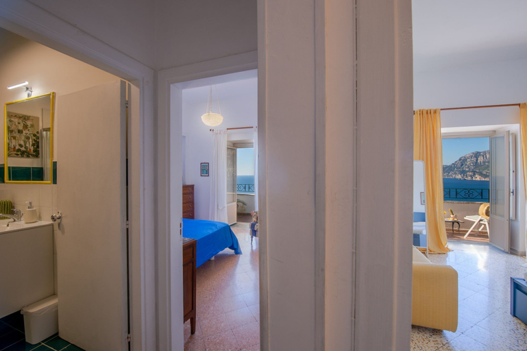 Room 2, Casa Nostra - Private Sea View Garden, Salerno