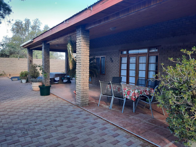 Swimming pool, Terra Rouge Guestfarm & Sonstraal Farmhouse, Mariental Rural
