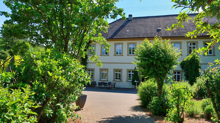 Exterior & Views 2, Schloss Sennfeld, Neckar-Odenwald-Kreis