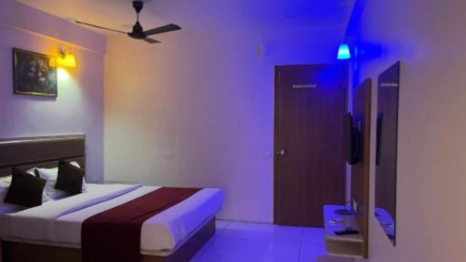 Bedroom 3, Hotel Shree Hari Om Residency, Ahmadabad