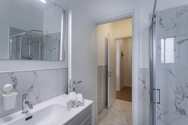 Room 4, Zena Sky by Wonderful Italy, Genova