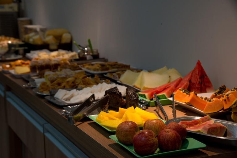 Food & Drinks