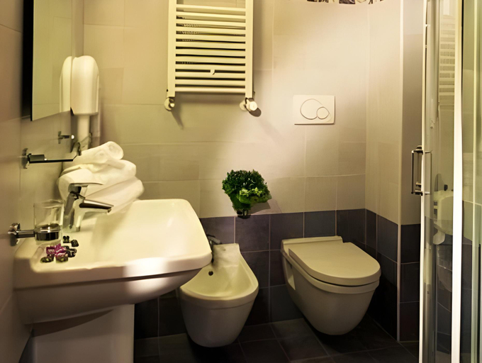 Bathroom 2, Locanda Avanguardia, Mantua