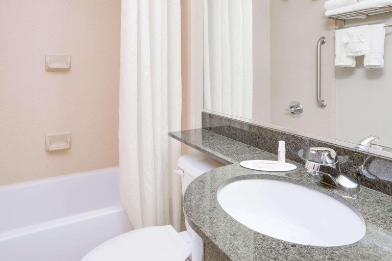 Bathroom 4, Microtel Inn & Suites by Wyndham Saraland/North Mobile, Mobile