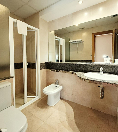 Bathroom 4, Imperial, Valladolid