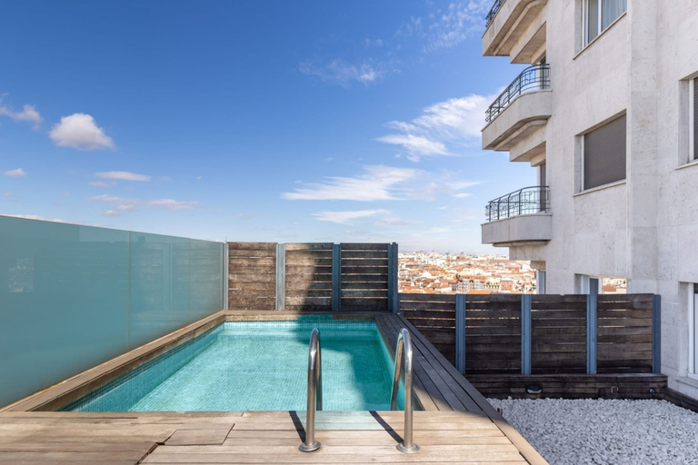 Room 2, Valier - 2 Bedrooms and Pool in Centro, Madrid