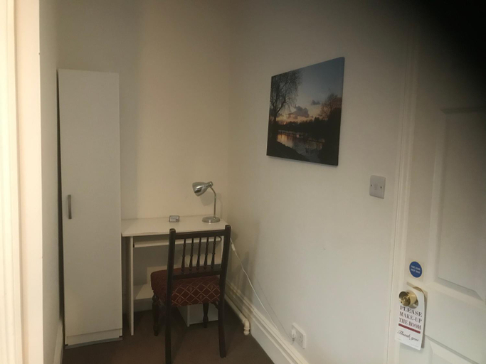 Others 5, The Weir Hotel, Surrey