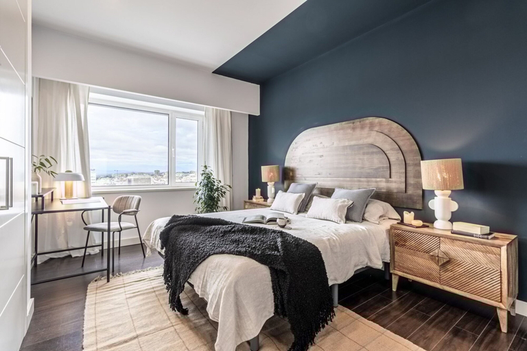 Room 5, Valier - 2 Bedrooms and Pool in Centro, Madrid