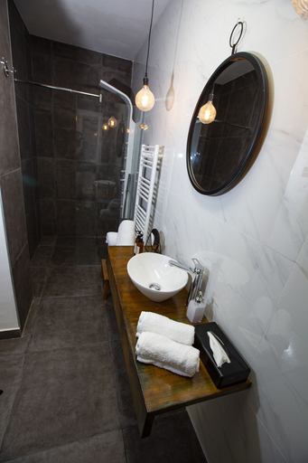 Bathroom 4, Pjazza Suites Boutique Hotel