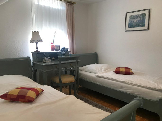 Others 5, Hotel Kranefoer, Recklinghausen