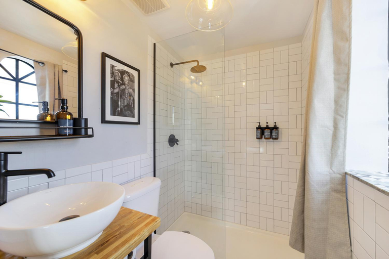 Bathroom 4, Tower Hotel Little Havana, Miami-Dade