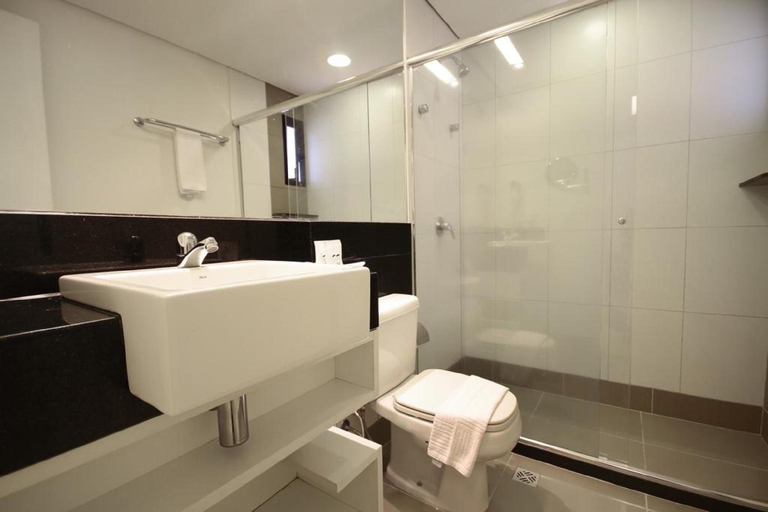 Bathroom 4, Hotel Adrianópolis All Suites, Maués
