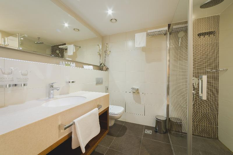 Bathroom 5, Aurel Hotel
