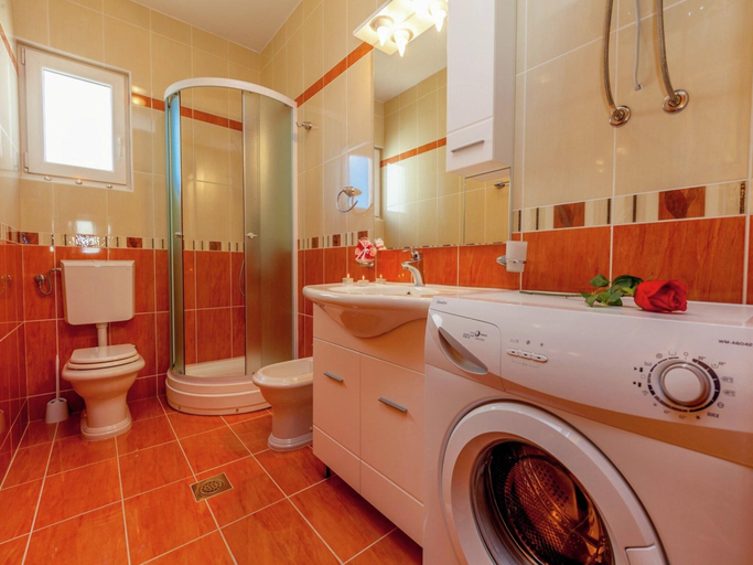 Bathroom 3, Apartment in Dramalj by the Seafront, Crikvenica