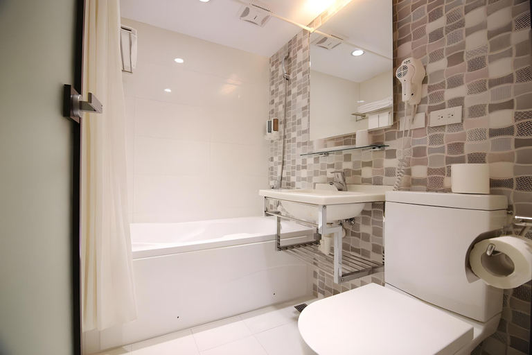 Bathroom 4, Xiemen Relite Hotel, Taipei City