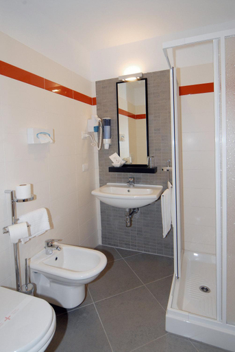 Bathroom 4, Hotel Villa Marcella, Livorno