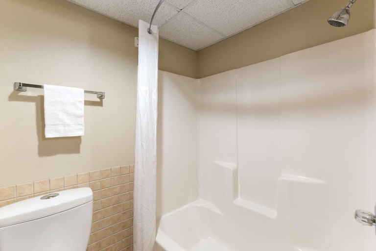 Bathroom 4, Super 8 by Wyndham Perry IA, Dallas