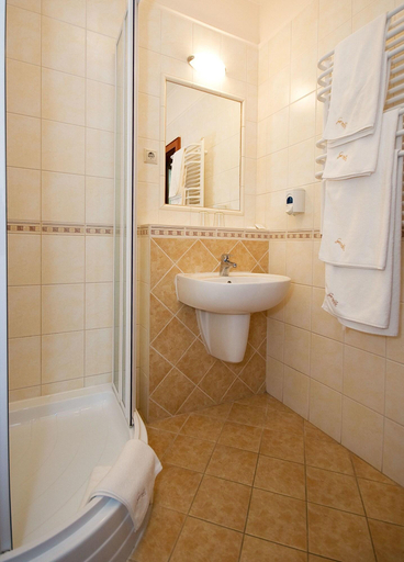 Bathroom 3, Geréby Kúria Hotel és Lovasudvar, Kecskemét