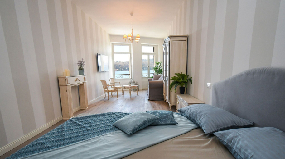 Room 5, Romantic Benaco Sal - App 02, Brescia