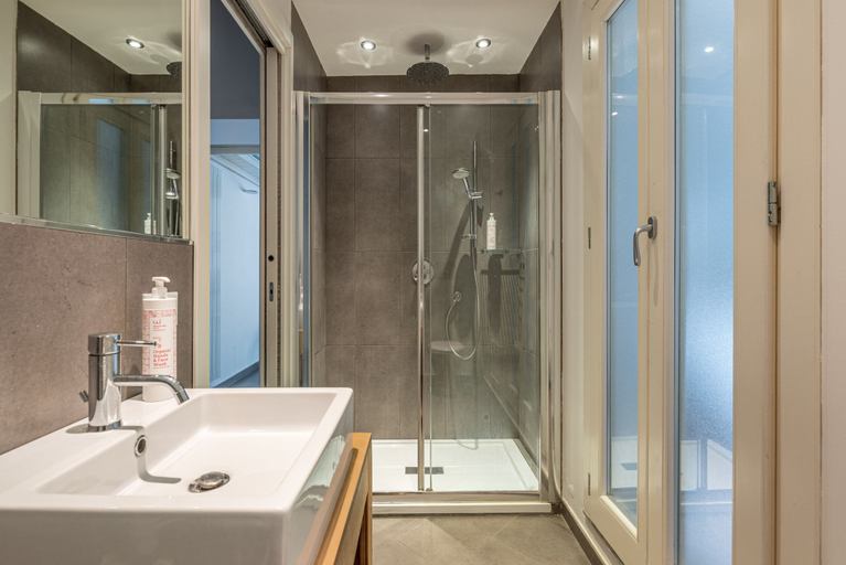Bathroom 4, MetaM Apartment in the City Center by Wonderful Italy, Palermo