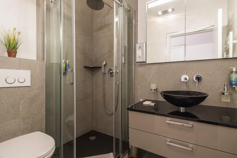 Bathroom 4, Matthiol Appartements, Visp