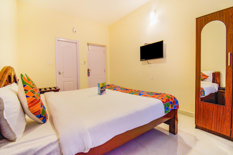 Bedroom 3, FabHotel Vinu Valley Resorts - Nr. Ketti Valley View Point, The Nilgiris