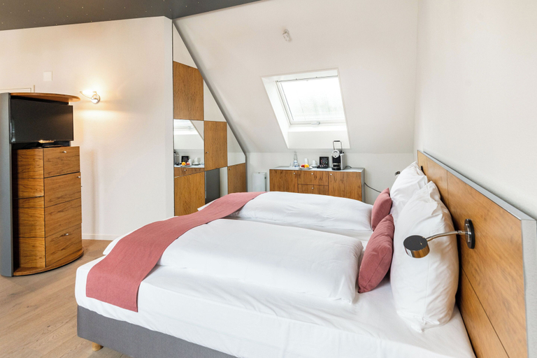Bedroom 2, Tailormade Hotel KRONE Sarnen, Obwalden