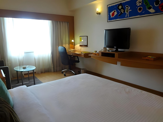 Bedroom 2, Lemon Tree Hotel Ahmedabad, Ahmadabad