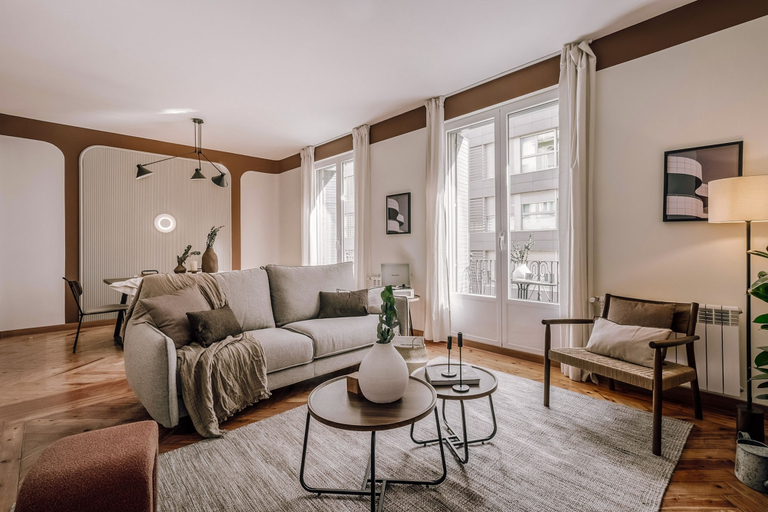 Room 5, Tupiza - 3 Bedrooms and Office in Goya, Madrid