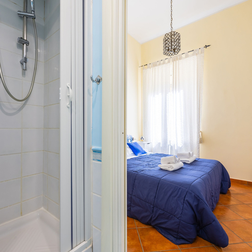 Room 5, Casa Vacanze Nostos Alabardieri by Napoliapartments, Napoli
