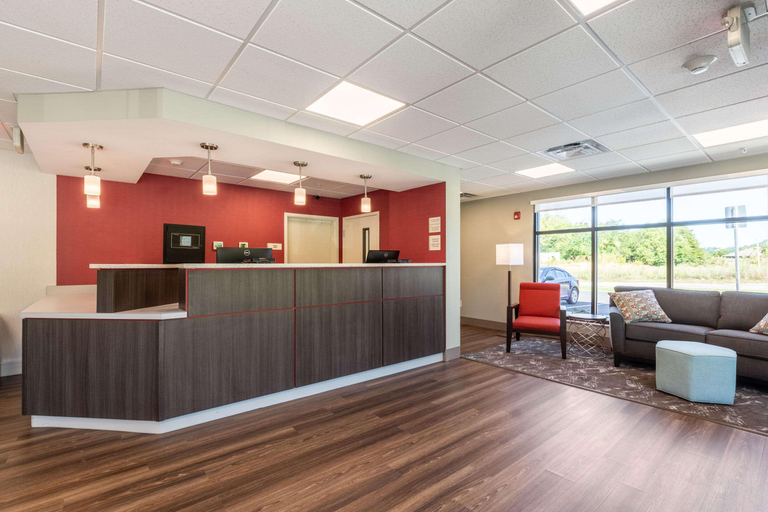 Public Area 2, Econo Lodge Dayton North, Rhea