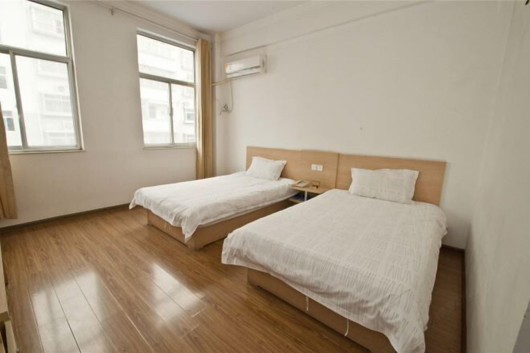 Bedroom 4, Yangguang Express Hotel, Linyi