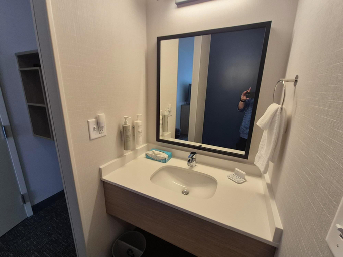 Bathroom 4, Spark by Hilton Lancaster, Lancaster