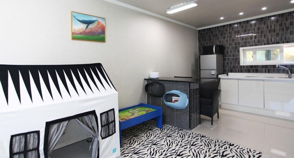 Others 5, Pygmalion pension, Namhae