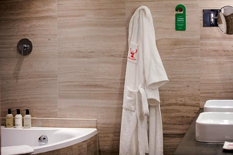 Bathroom 2, Valluga Hotel, Landeck