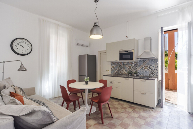 Room 5, Urban Garden Apartment, Catania