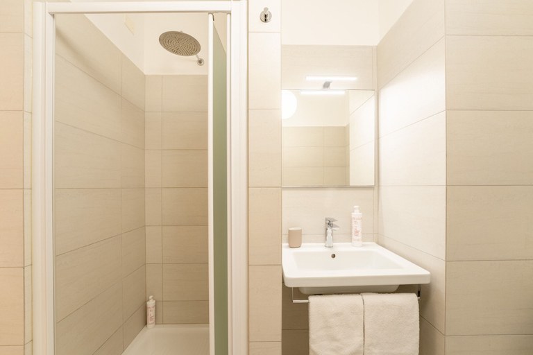 Room 2, Mugiasca Modern Apartment by Wonderful Italy, Como