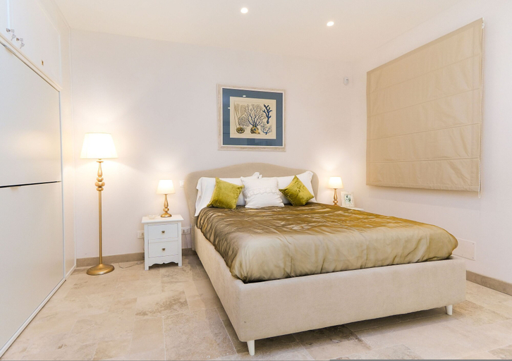 Room 5, Marina Homes Deluxe 2, Syracuse
