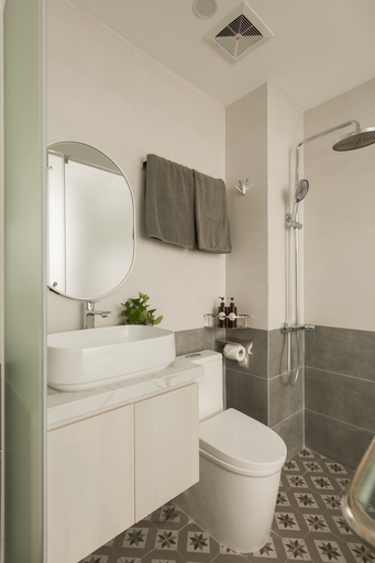 Bathroom 3, HoLo Ba Dinh Hanoi - Serviced HomeStay, Ba Đình