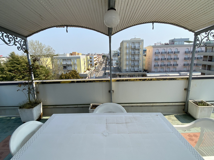 Room 3, Foyer in Bibione With 1 Bedrooms and 1 Bathrooms, Venezia