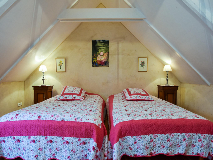 Others 5, Breton Escape in Querrien, Finistère