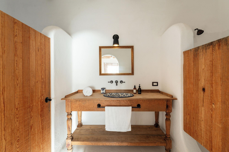 Bathroom 5, Nest Baja, La Paz